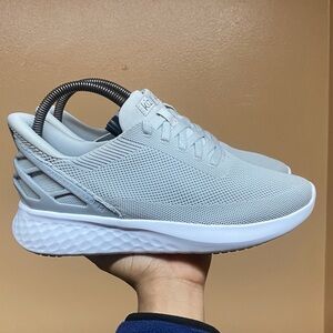 Kizik Athens Hands-Free Women’s Slip-On Sneakers Size 8.5 Wide “Gray White”